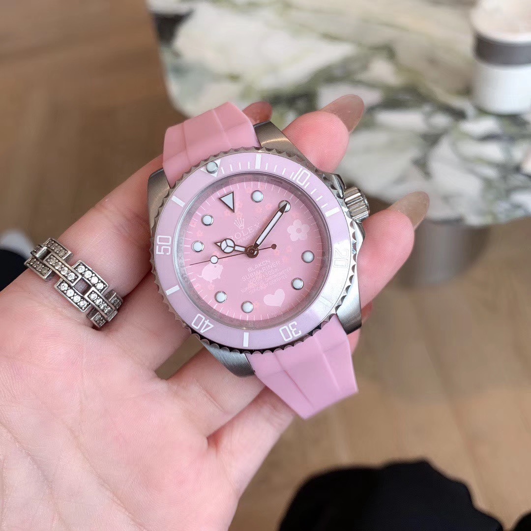 Watch, view 4