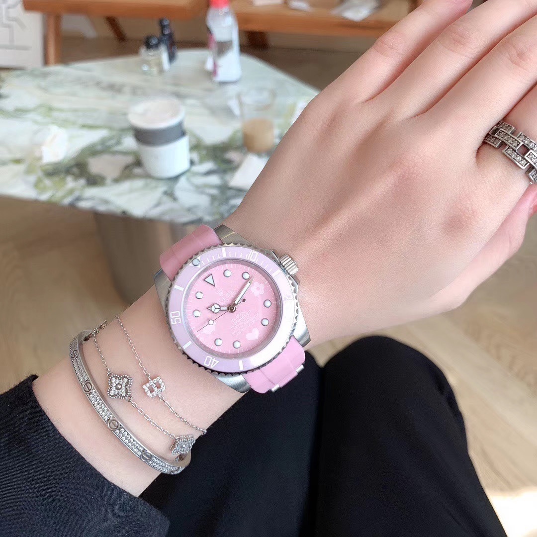 Watch, view 7