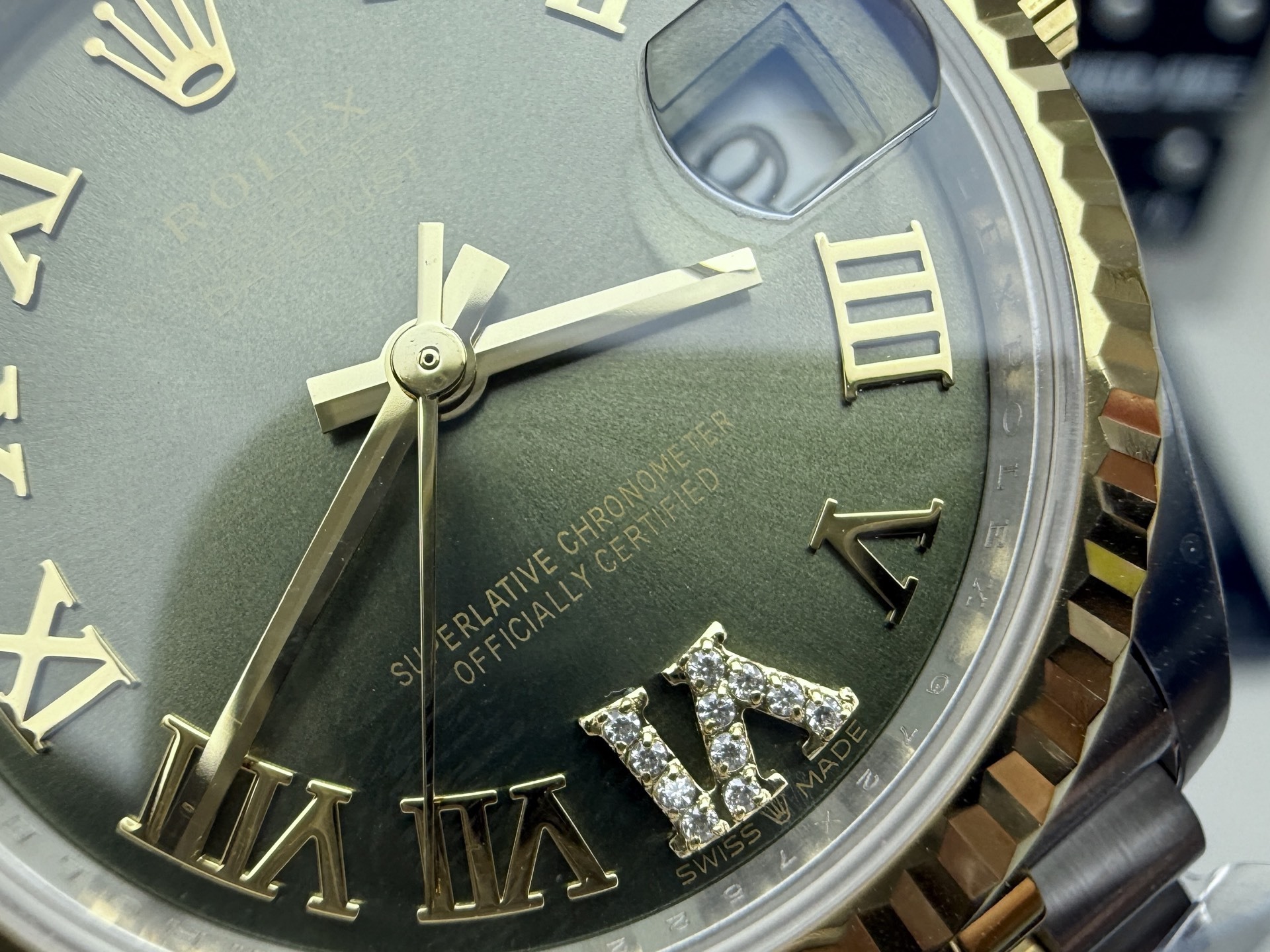 Watch, view 5
