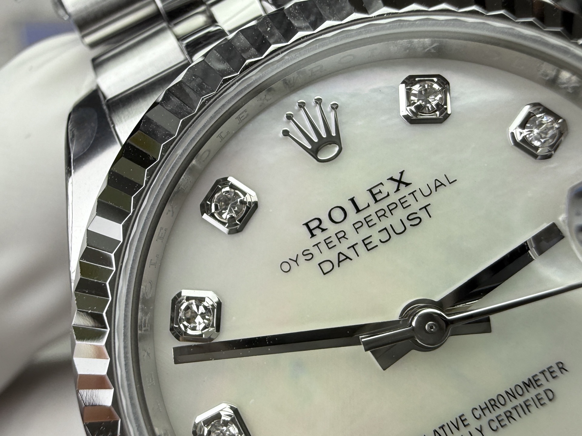 Watch, view 6
