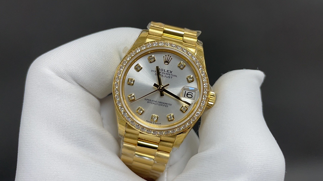 Watch, view 3