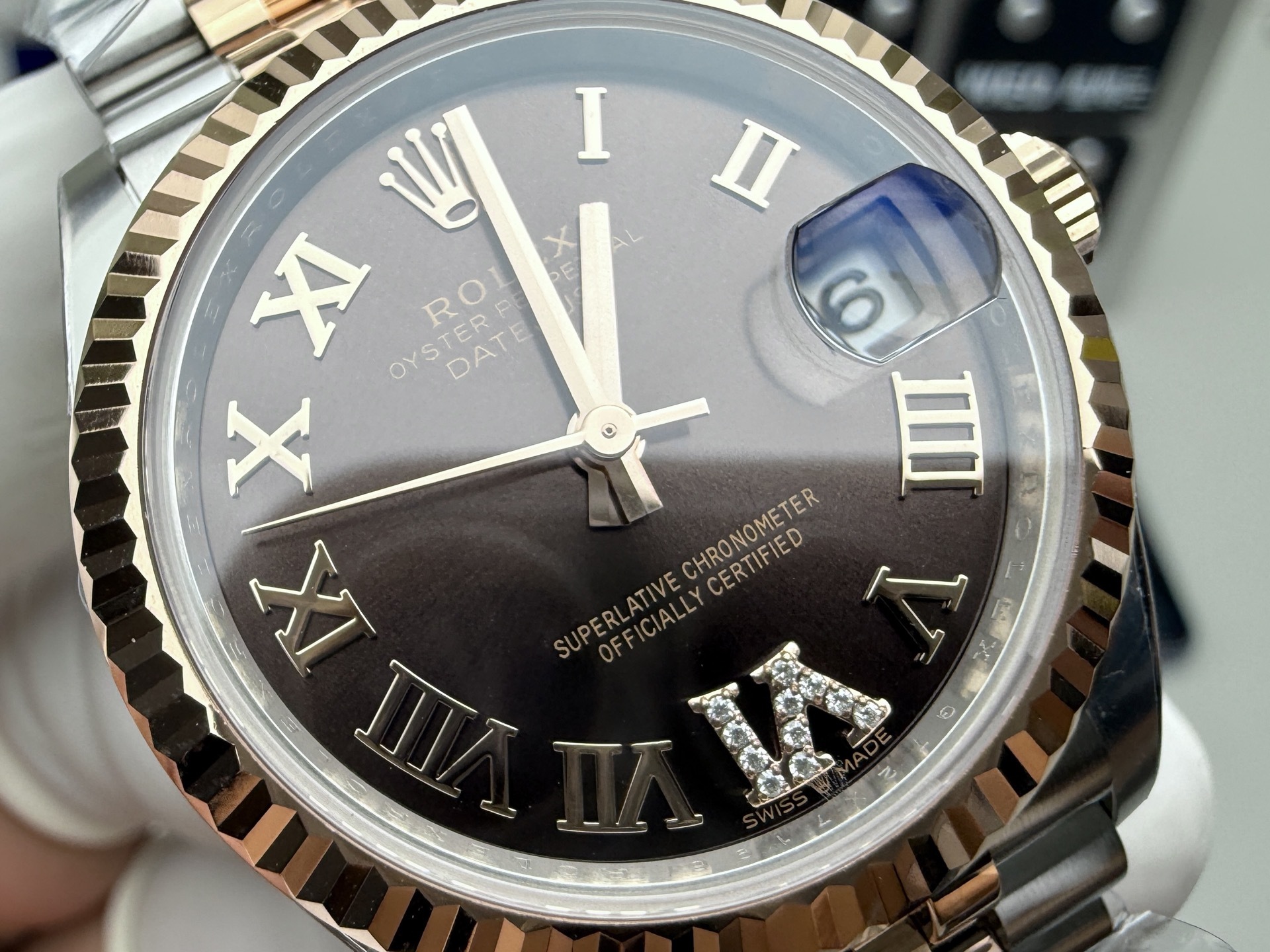 Watch, view 7