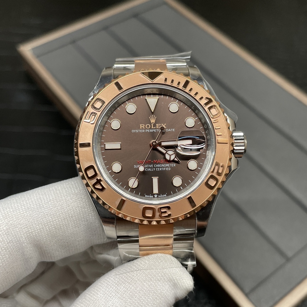 Watch, view 4